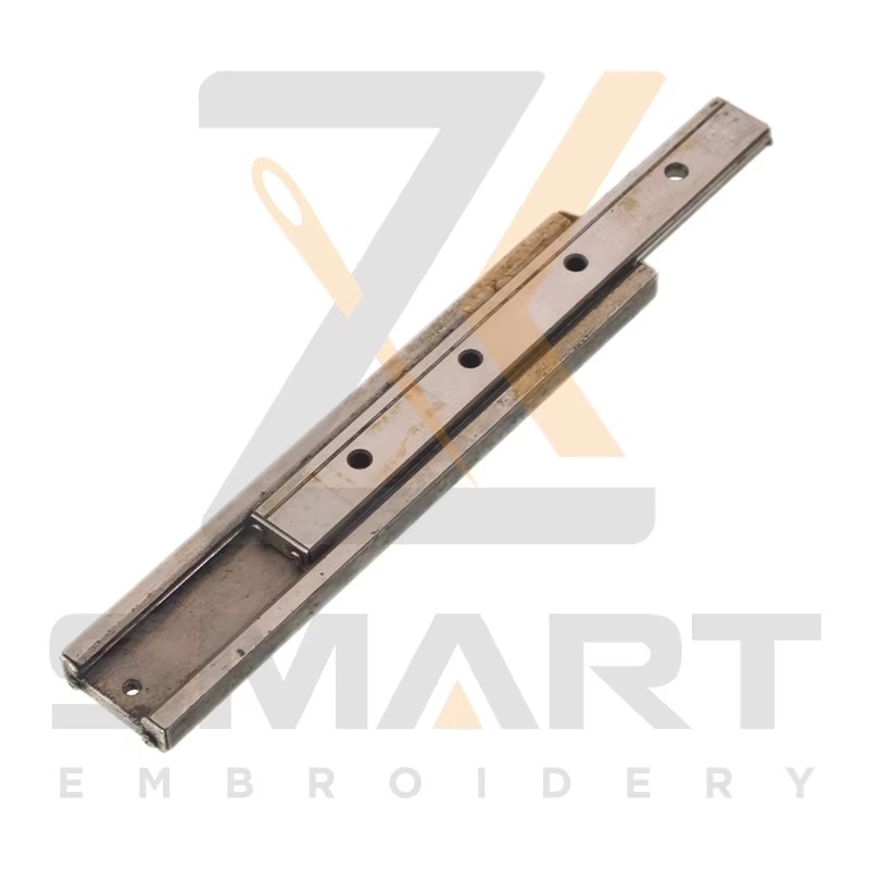 Użat oriġinali 6 kuluri tajima looper case slide unit chenille rakkmu tal-magna partijiet CL0233010600 CH018